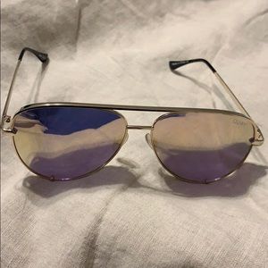 QUAY Gold with gold frame high key SUNGLASSES